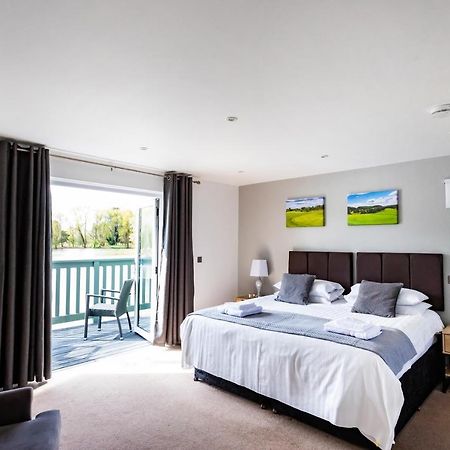 Vila The Vale Golf & Country Club Bishampton Exteriér fotografie