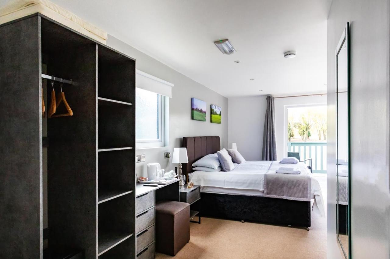 Vila The Vale Golf & Country Club Bishampton Exteriér fotografie
