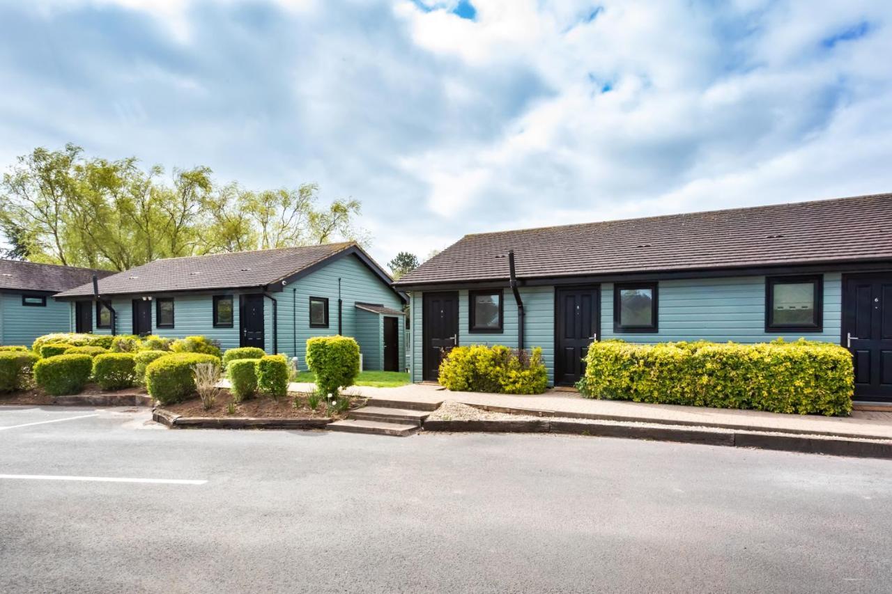 Vila The Vale Golf & Country Club Bishampton Exteriér fotografie