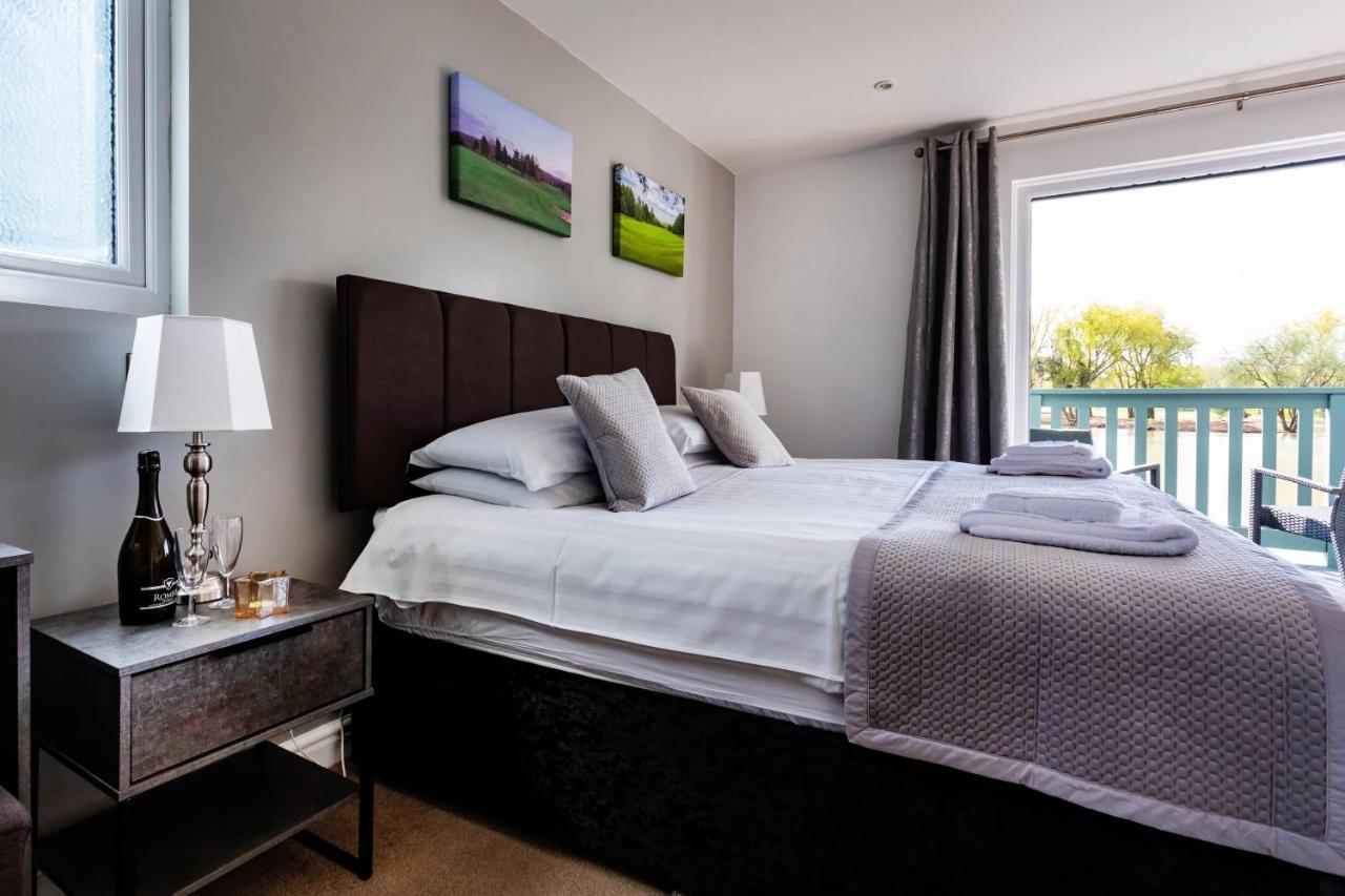 Vila The Vale Golf & Country Club Bishampton Exteriér fotografie
