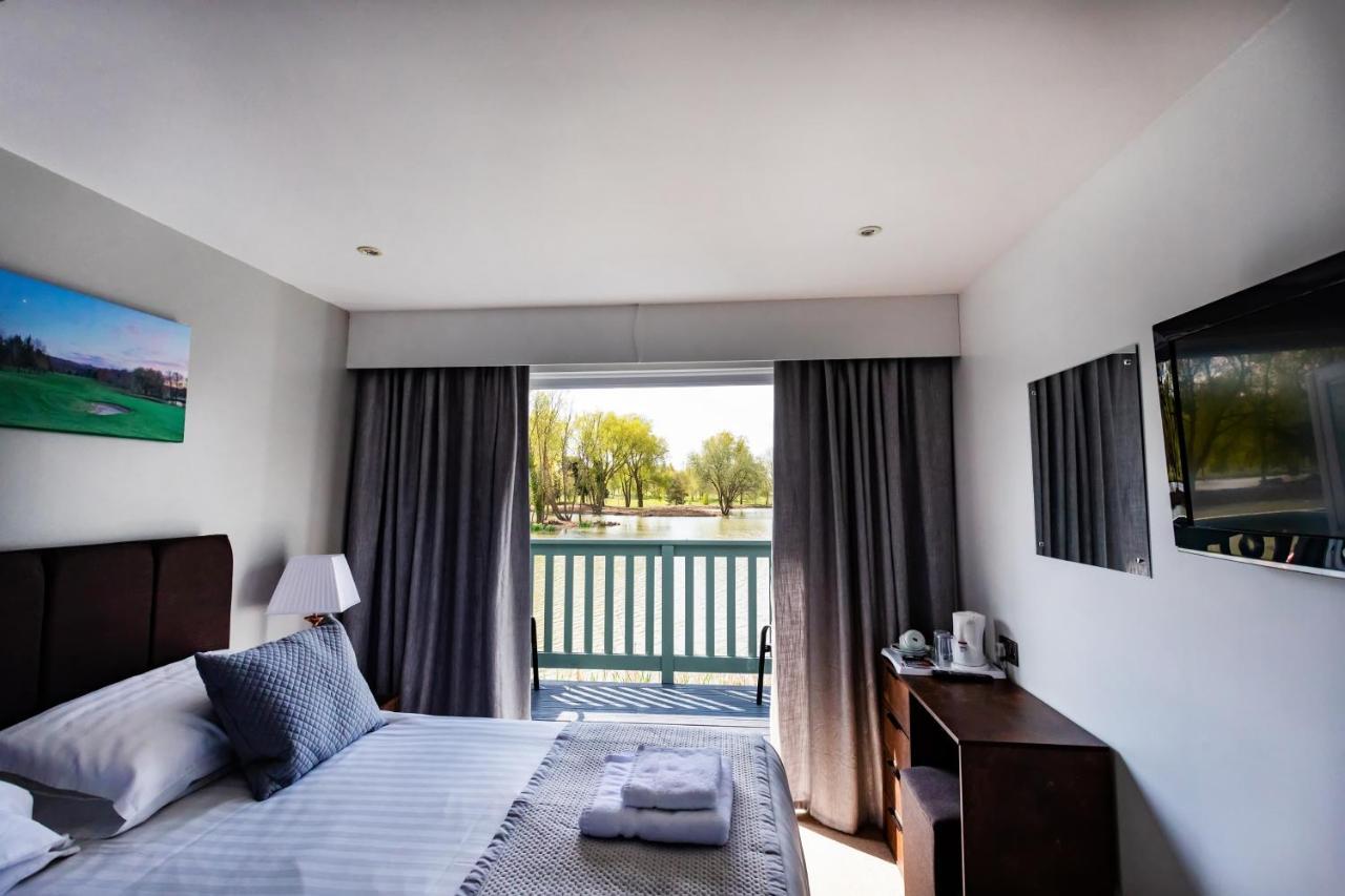 Vila The Vale Golf & Country Club Bishampton Exteriér fotografie