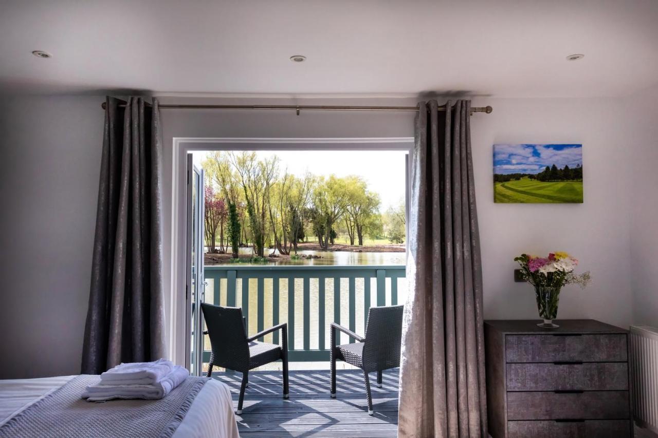 Vila The Vale Golf & Country Club Bishampton Exteriér fotografie