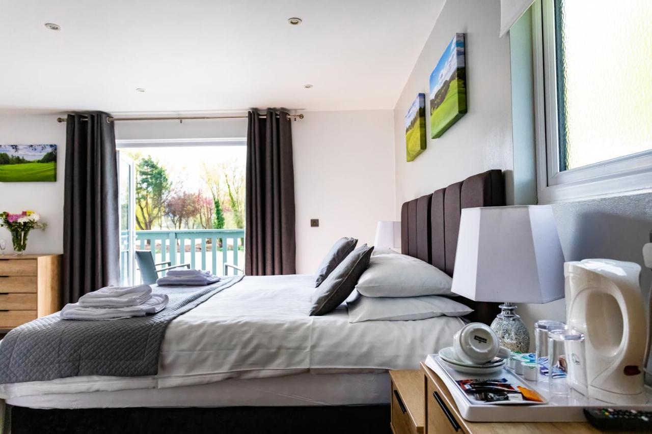 Vila The Vale Golf & Country Club Bishampton Exteriér fotografie