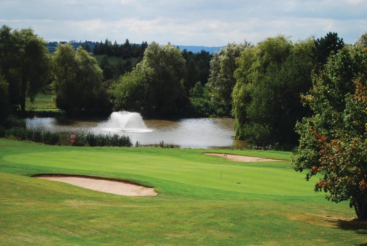 Vila The Vale Golf & Country Club Bishampton Exteriér fotografie
